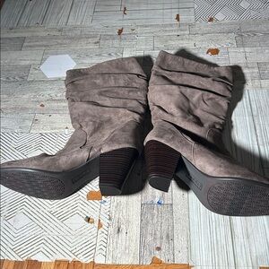 Stylish Slouchy Boots in Taupe
